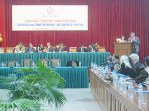 Tránh nguy cơ ngoại hóa khi quảng bá văn học dân tộc